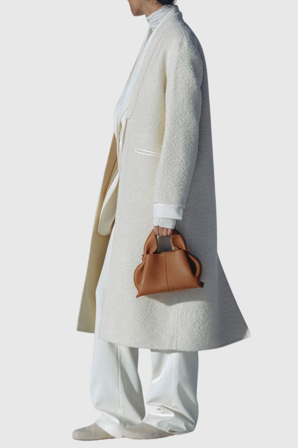 Well Tailored Bag with a Graceful Silhouette