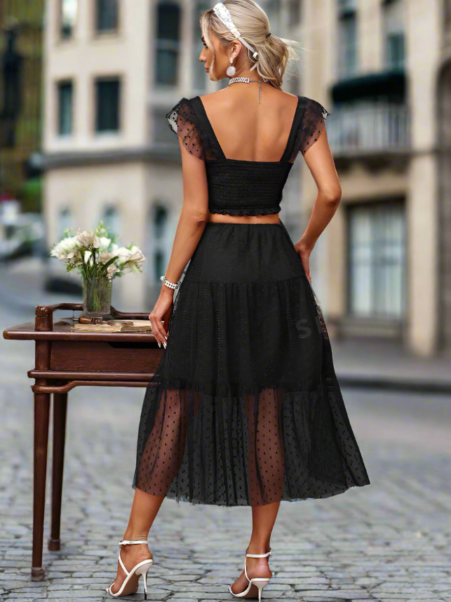 Beautifully Finished Top in a Timeless Design