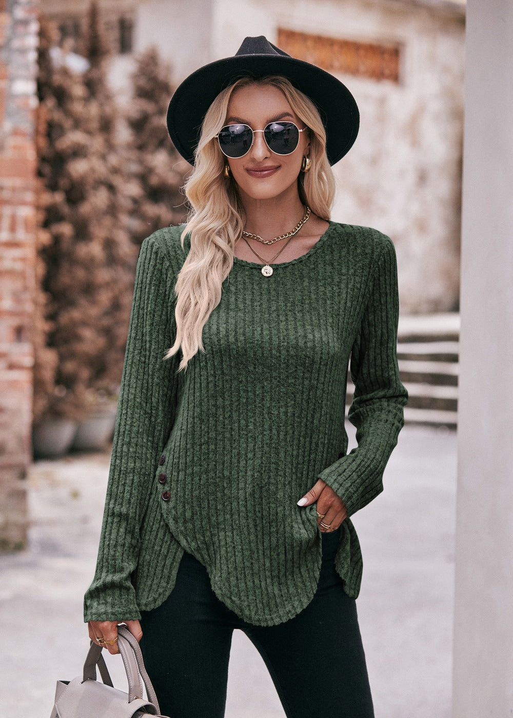 Well Tailored T-Shirt with a Graceful Silhouette