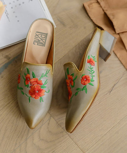 Effortlessly Elegant Sandals with a Timeless Design