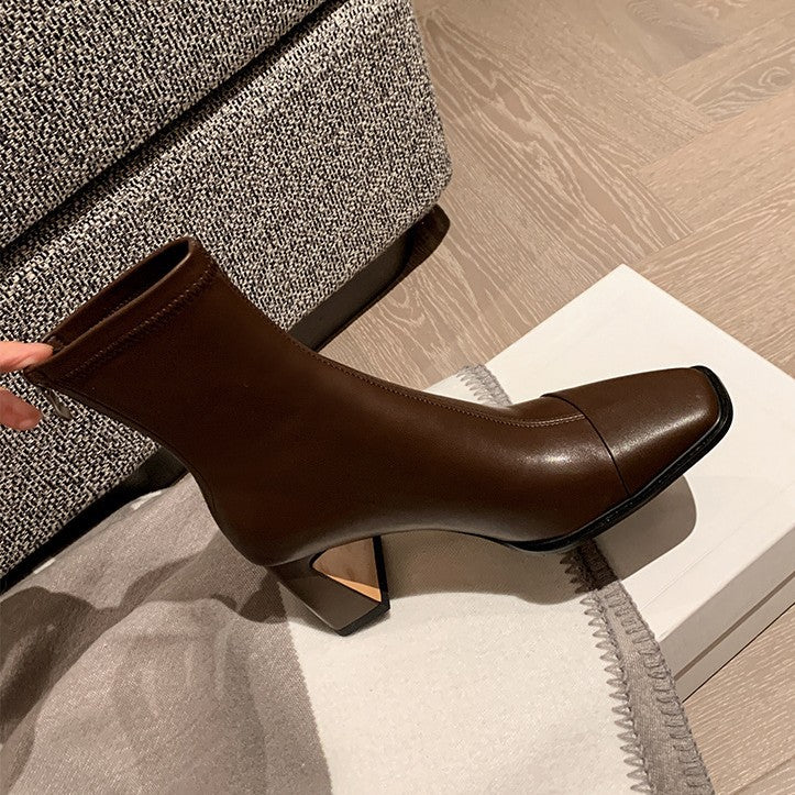 Classic Vintage Heels with a Flattering Fit