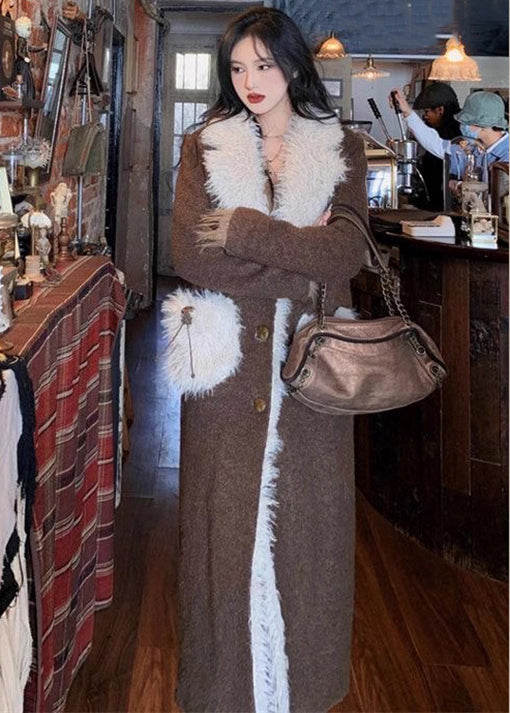 Gracefully Styled Coat for Any Occasion