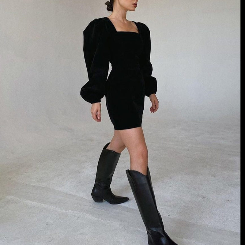 Effortlessly Elegant Dress with a Timeless Design