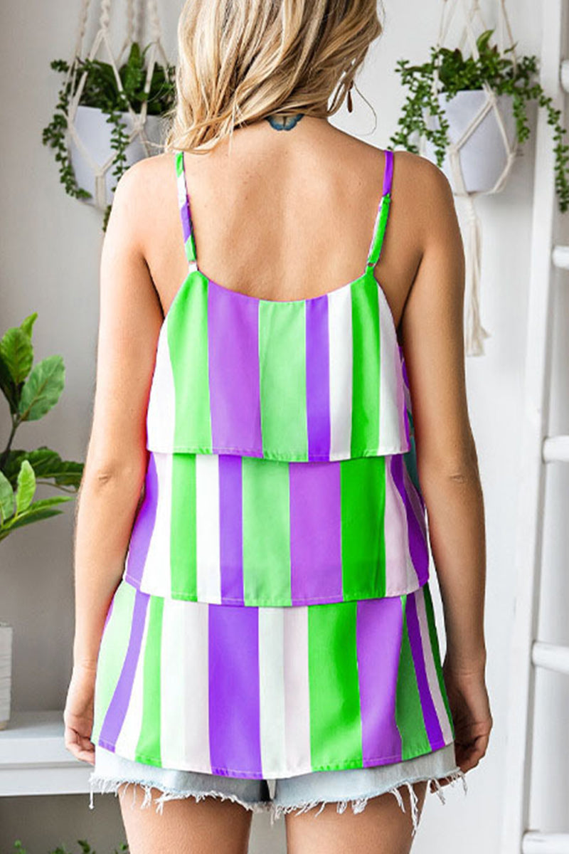 Well Tailored Top with a Graceful Silhouette
