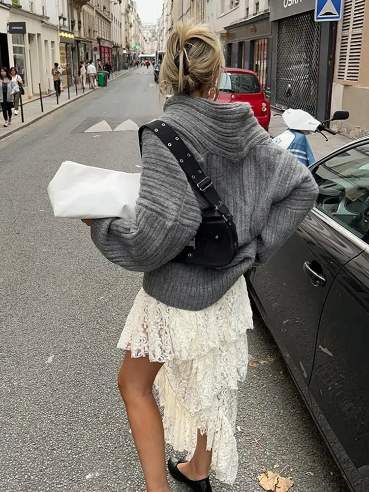 Well Tailored Sweater with a Graceful Silhouette