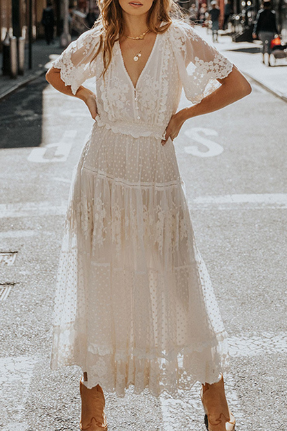 Beautifully Finished Dress in a Timeless Design