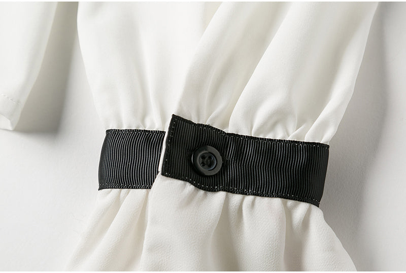 Well Tailored Blouse with a Graceful Silhouette