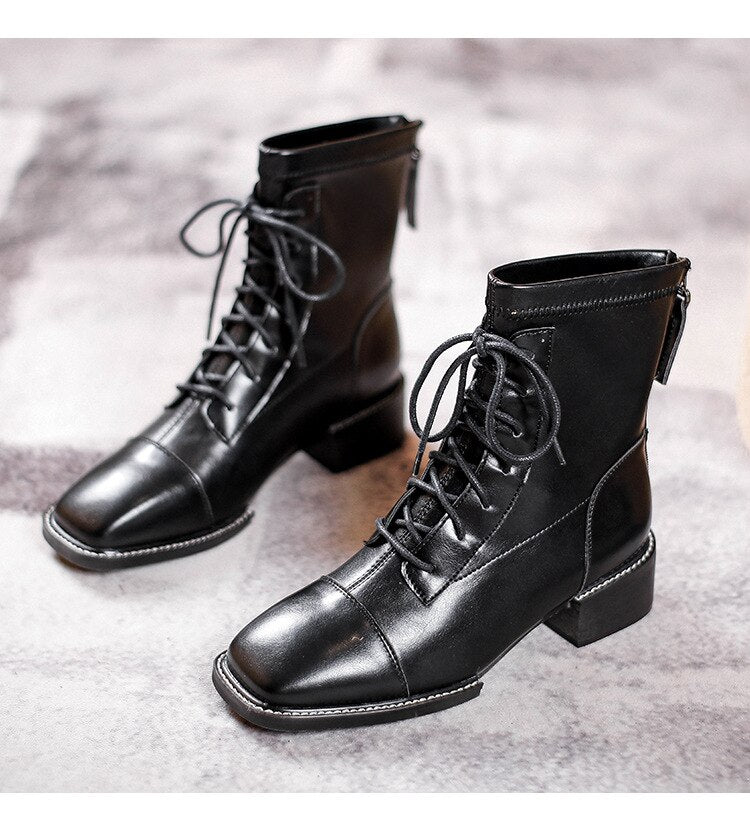 Polished Boots with an Effortless Classic Look