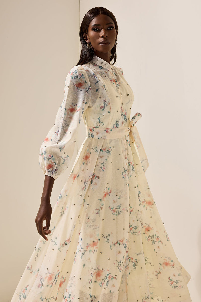Well Tailored Dress with a Graceful Silhouette