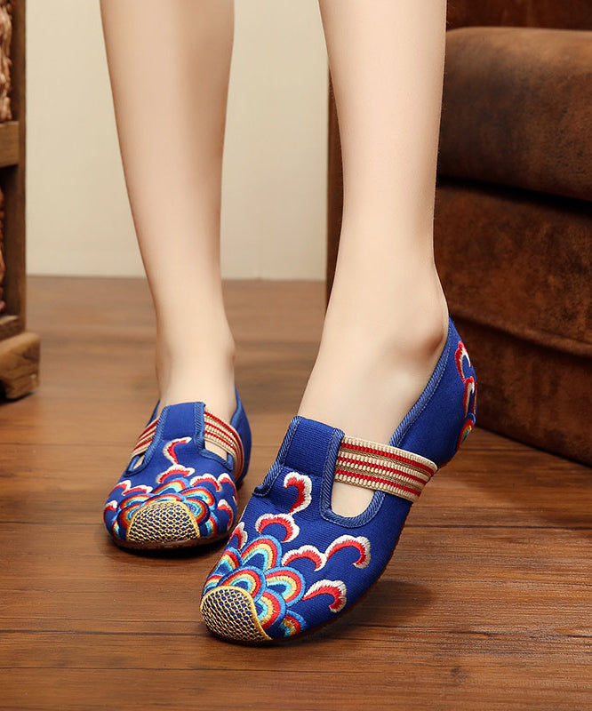Classic Vintage Shoes with a Flattering Fit