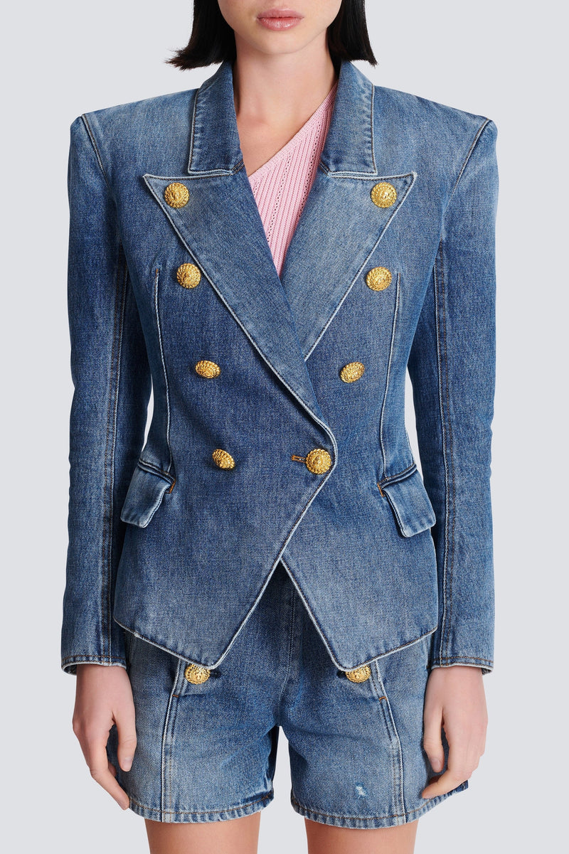 Effortlessly Elegant Jacket with a Timeless Design
