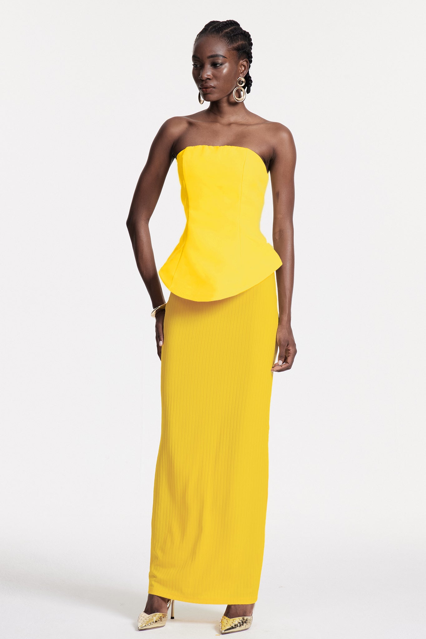 Effortlessly Elegant Garment with a Timeless Design