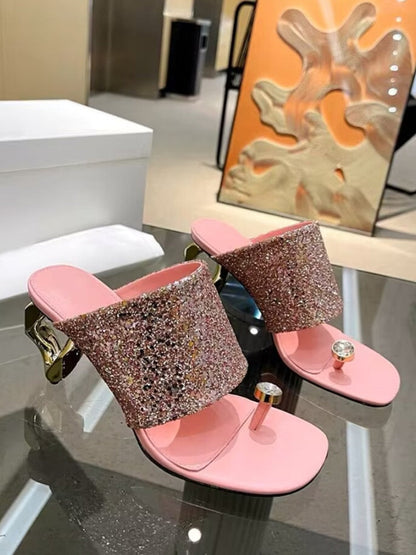 Well Tailored Sandals with a Graceful Silhouette