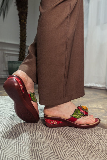 Effortlessly Elegant Sandals with a Timeless Design
