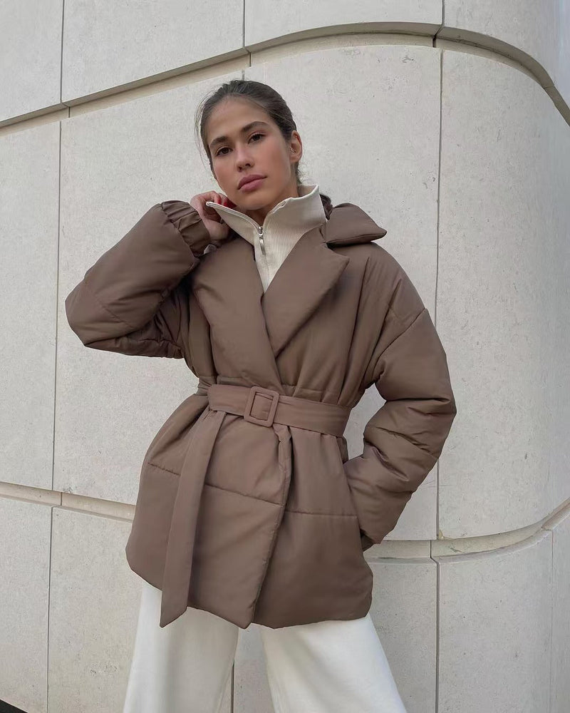Effortlessly Elegant Jacket with a Timeless Design