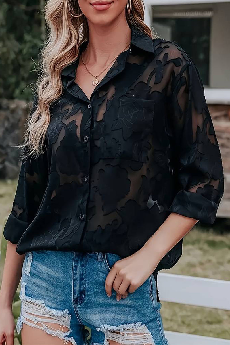 Effortlessly Elegant Top with a Timeless Design