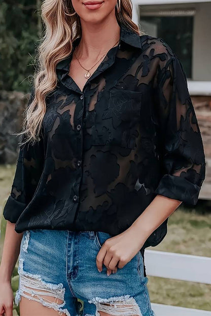 Effortlessly Elegant Top with a Timeless Design