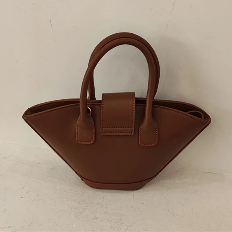 Sophisticated Bag with a Clean Classic Look