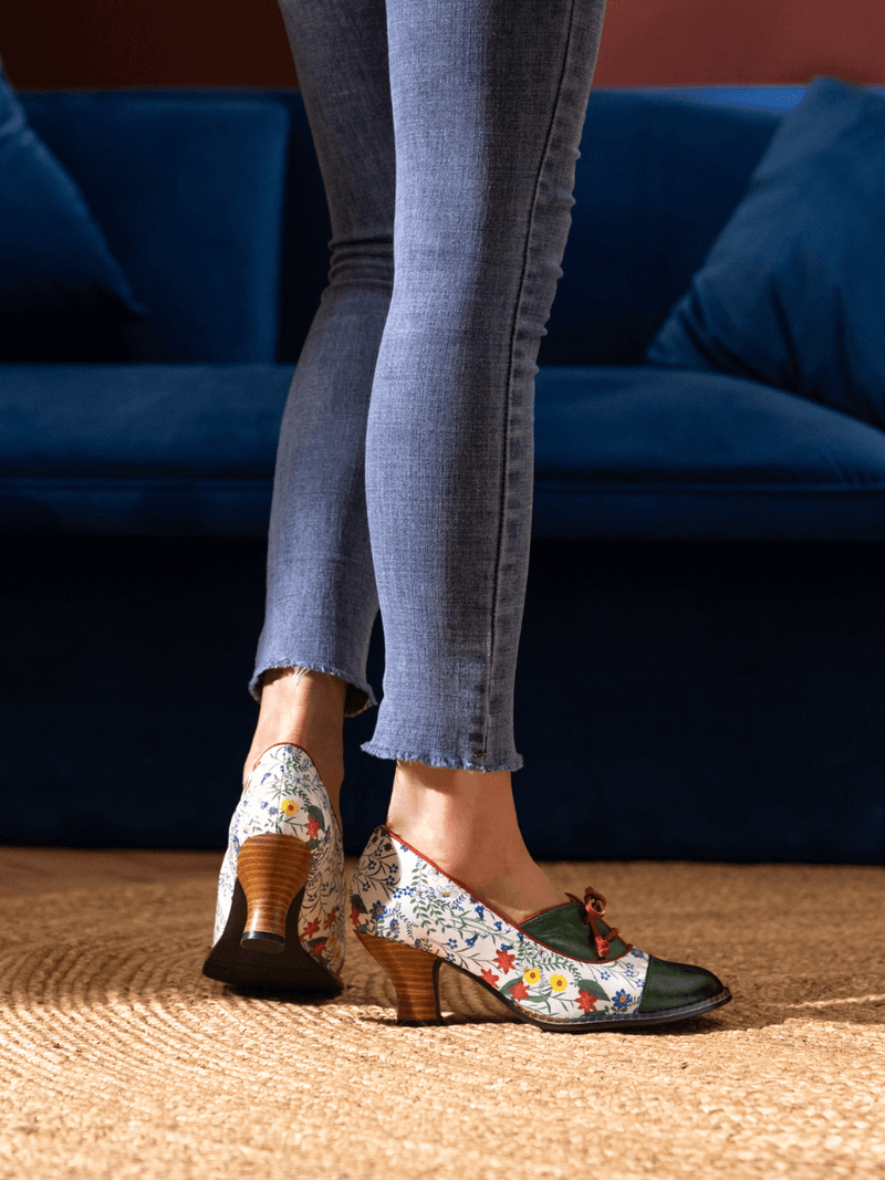Effortlessly Elegant Garment with a Timeless Design