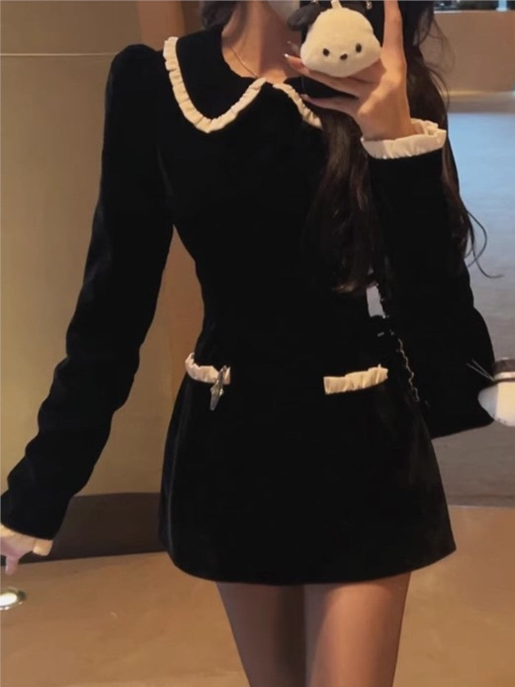 Effortlessly Elegant Dress with a Timeless Design