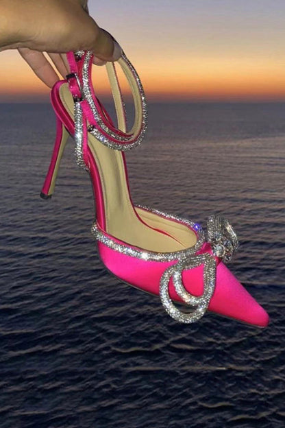 Effortlessly Elegant Heels with a Timeless Design