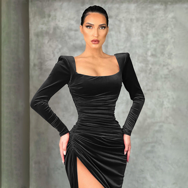 Well Tailored Dress with a Graceful Silhouette