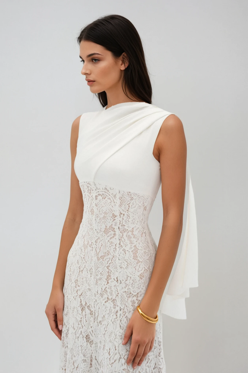 Well Tailored Dress with a Graceful Silhouette