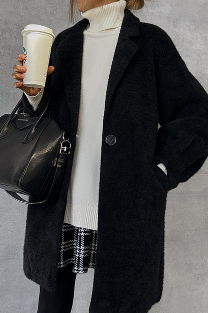 Well Tailored Coat with a Graceful Silhouette