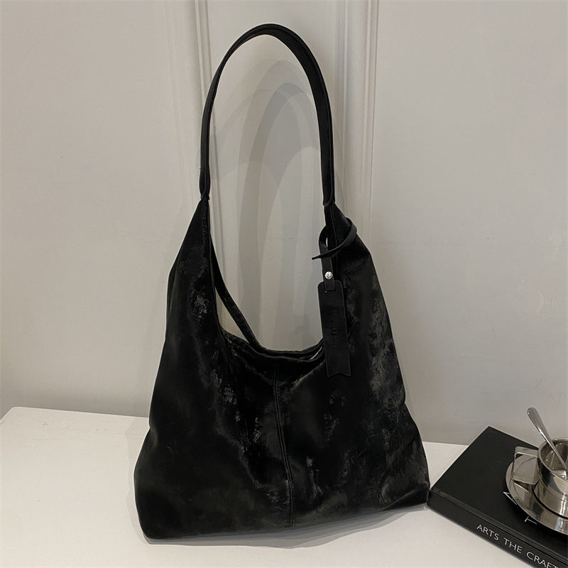 Beautifully Balanced Bag with Timeless Character