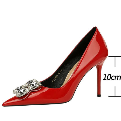 Beautifully Finished Heels in a Timeless Design