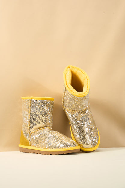 Well Tailored Boots with a Graceful Silhouette