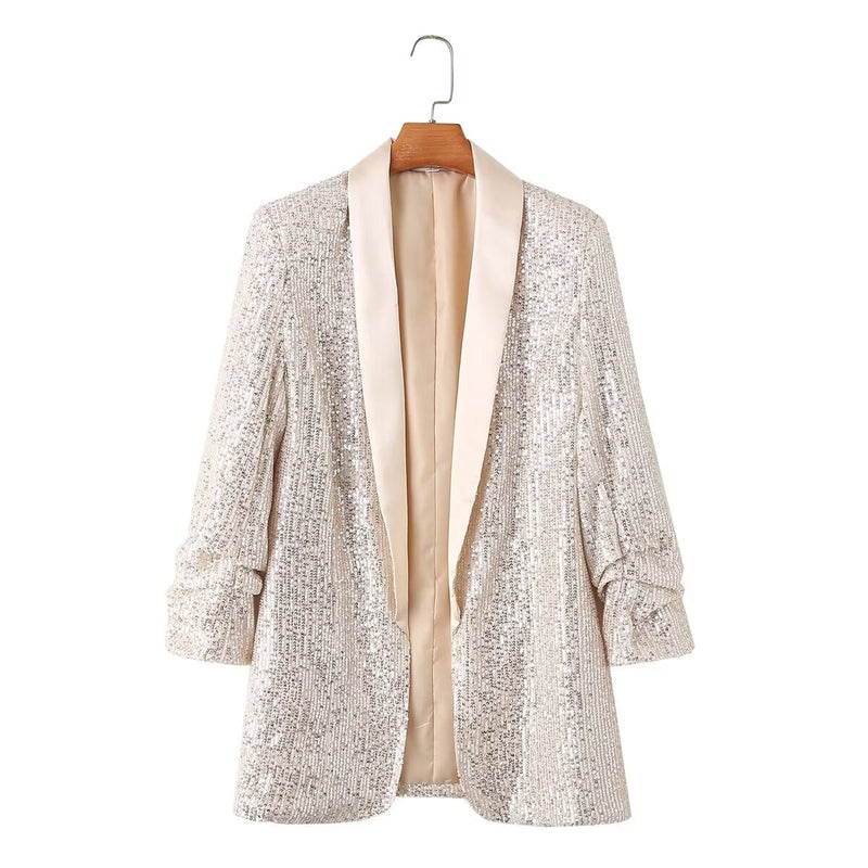 Classic Vintage Coat with a Flattering Fit