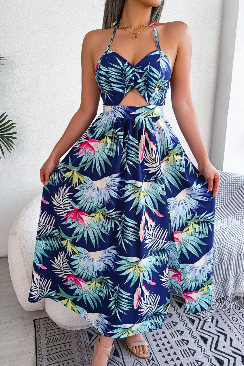 Beautifully Crafted Dress in a Classic Style