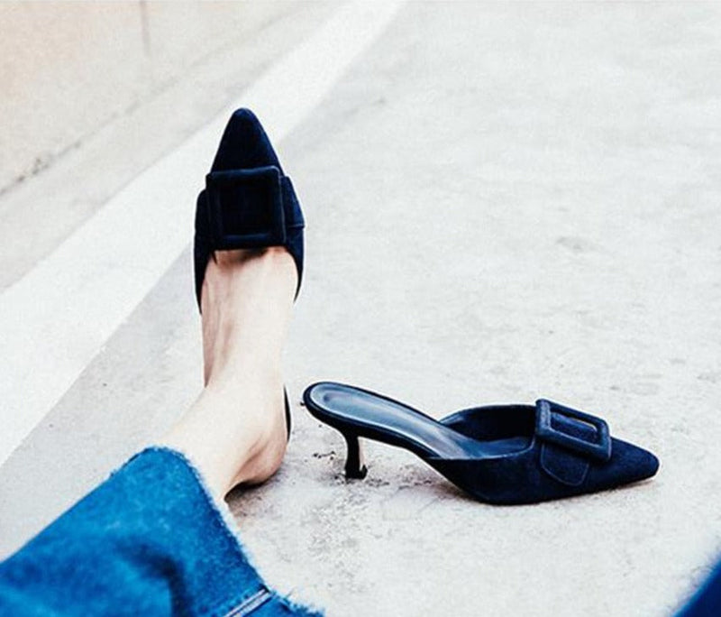 Effortlessly Elegant Garment with a Timeless Design