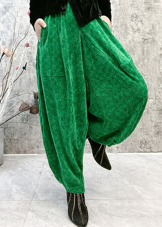 Effortlessly Elegant Pants with a Timeless Design
