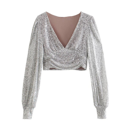 Well Tailored Top with a Graceful Silhouette