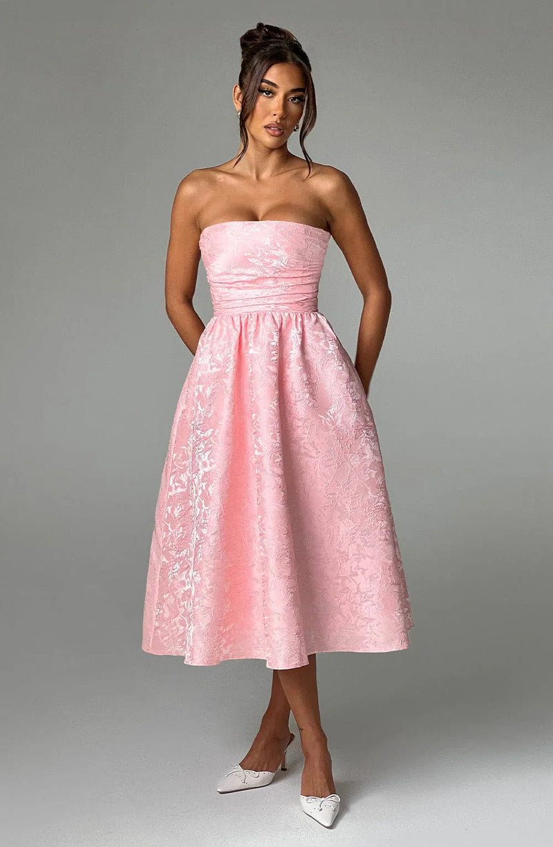 Gracefully Styled Dress for Any Occasion