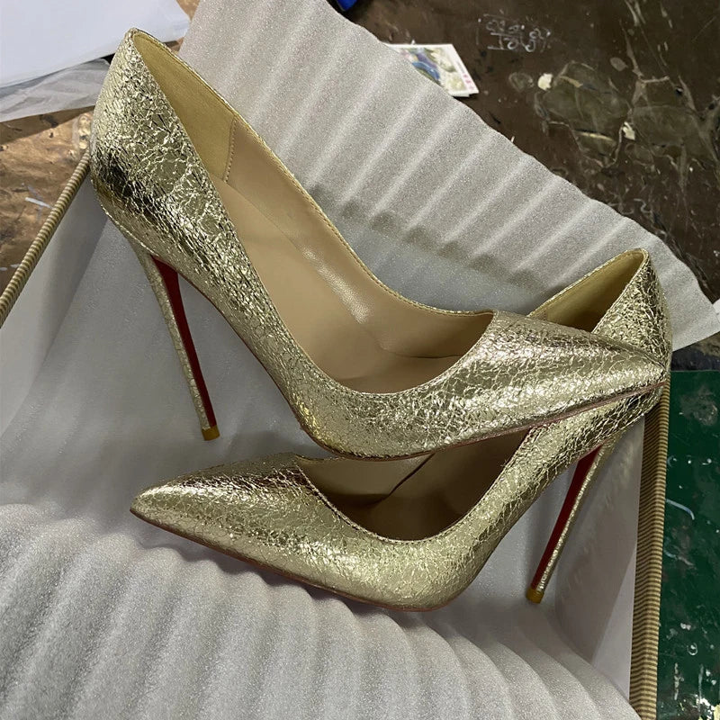 Effortlessly Elegant Shoes with a Timeless Design