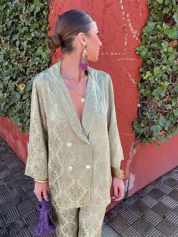 Classic Vintage & Enduringly Stylish Garment