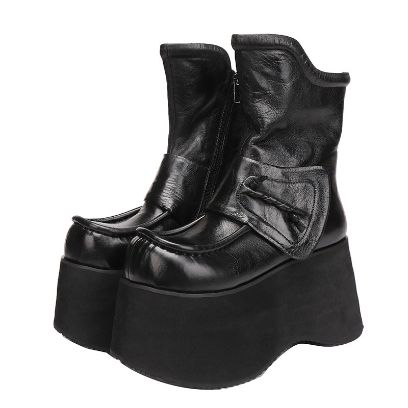 Beautifully Finished Boots in a Timeless Design