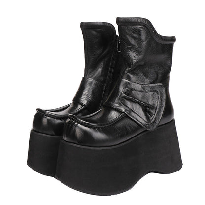 Beautifully Finished Boots in a Timeless Design