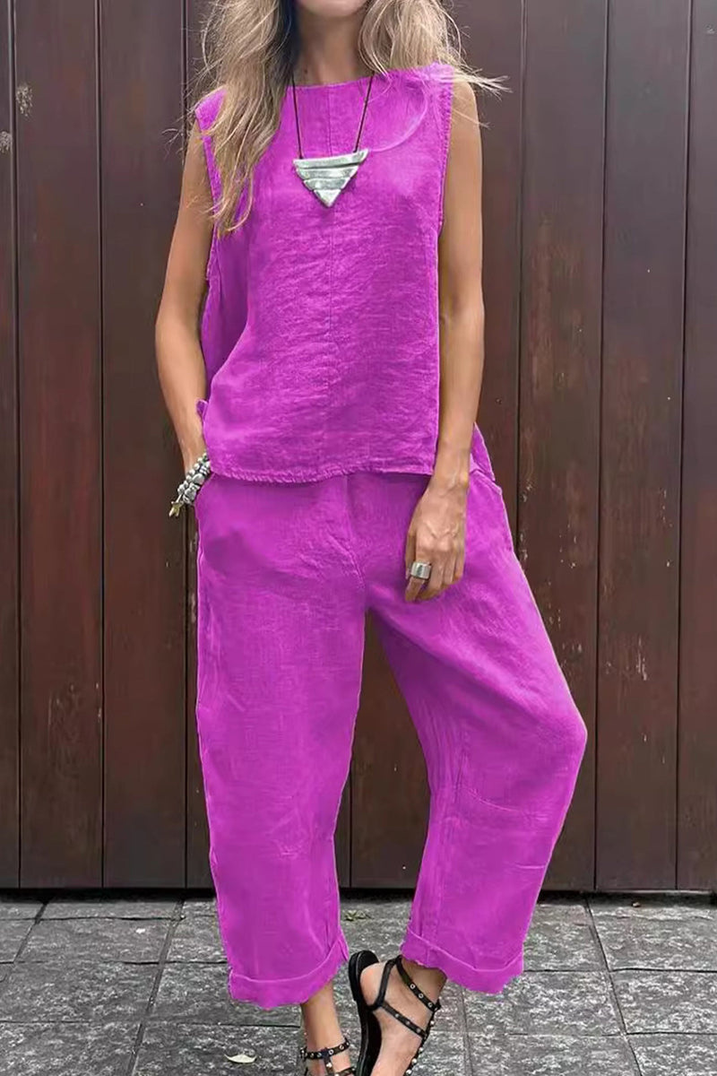 Effortlessly Elegant Pants with a Timeless Design