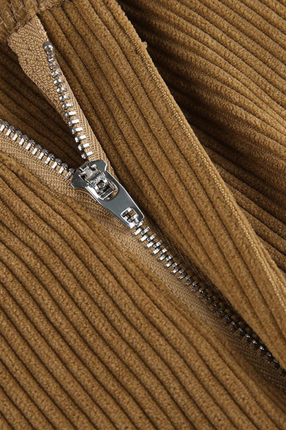 Effortlessly Elegant Pants with a Timeless Design