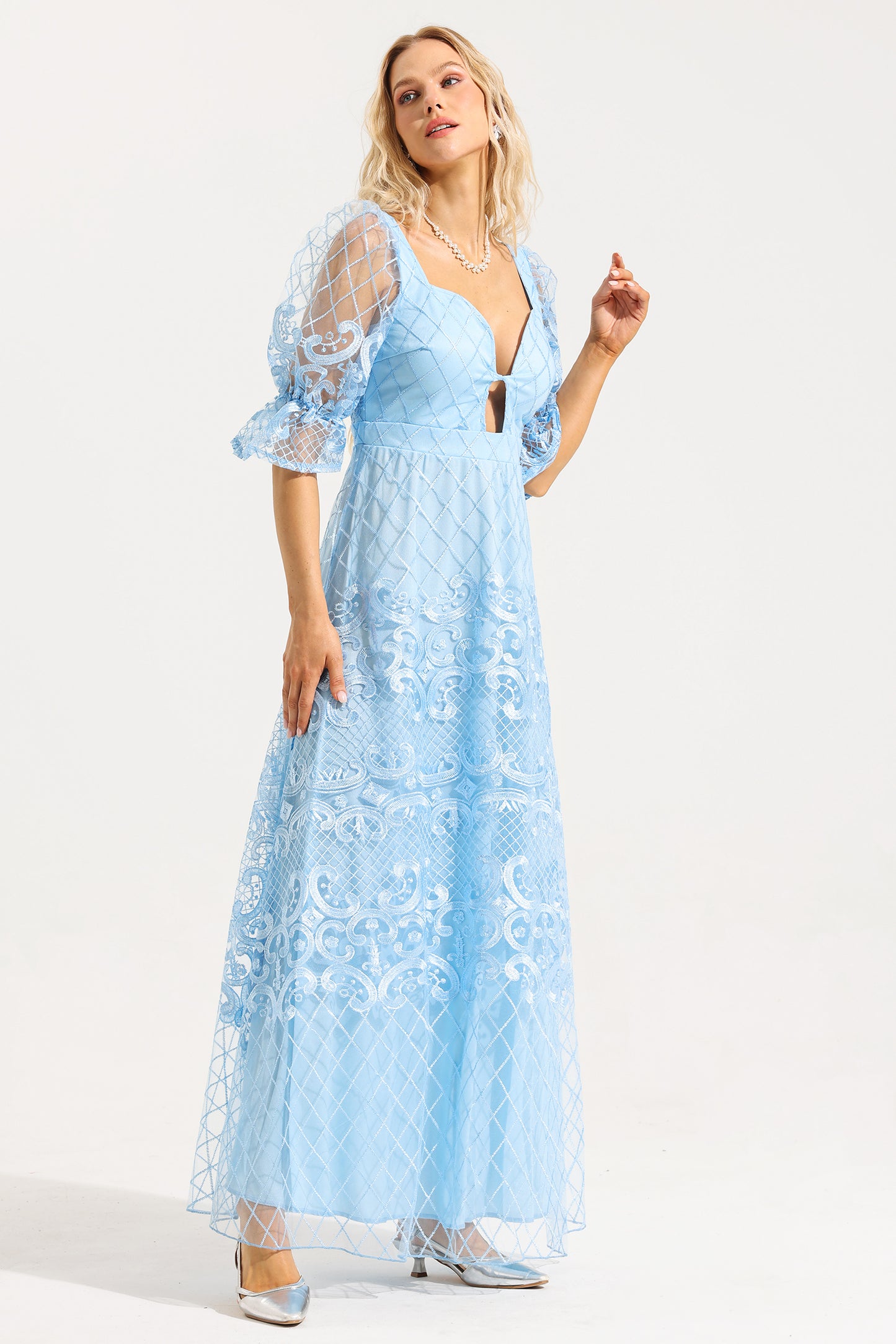 Beautifully Crafted Dress in a Classic Style