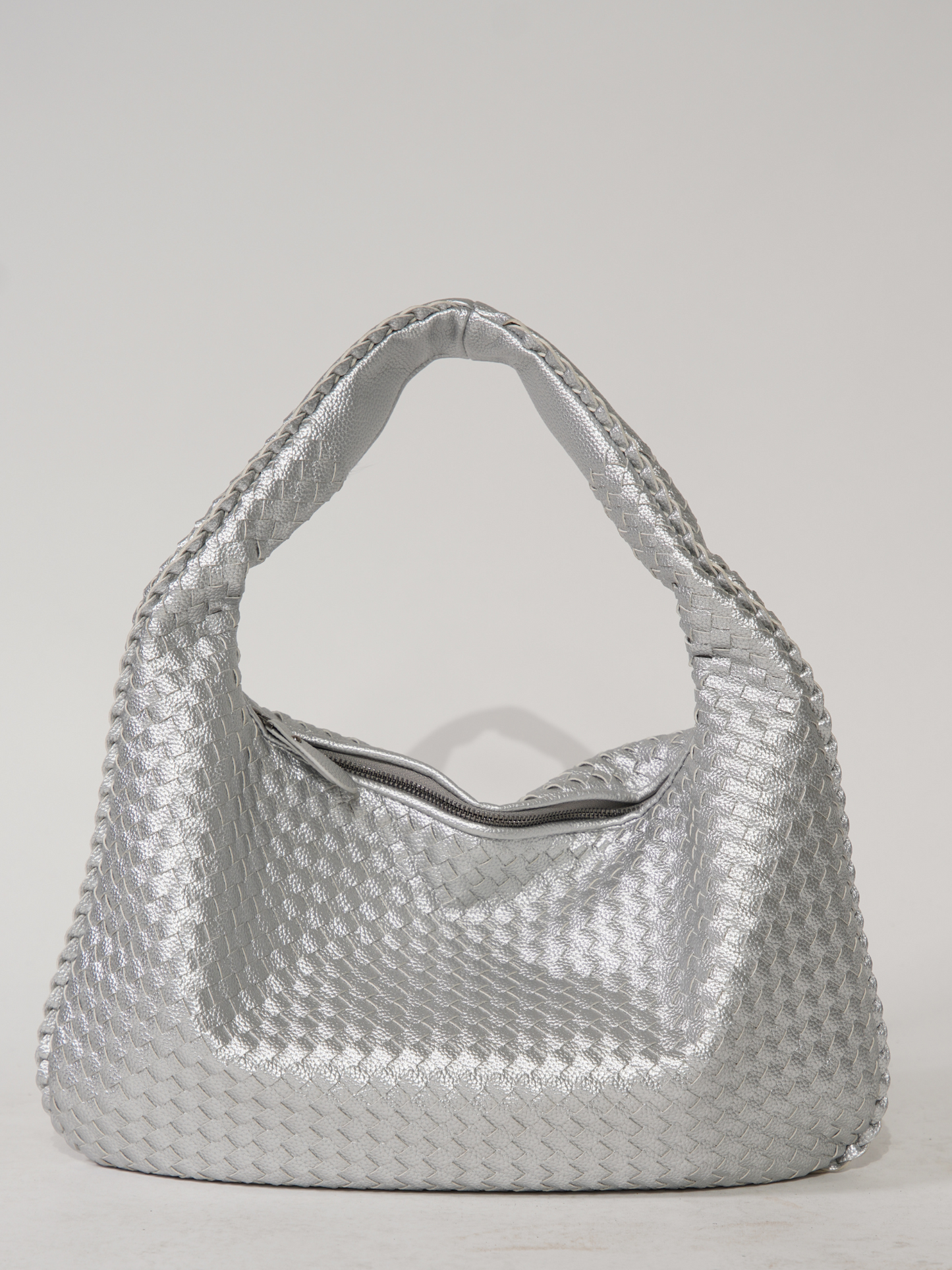 Gracefully Styled Bag for Any Occasion