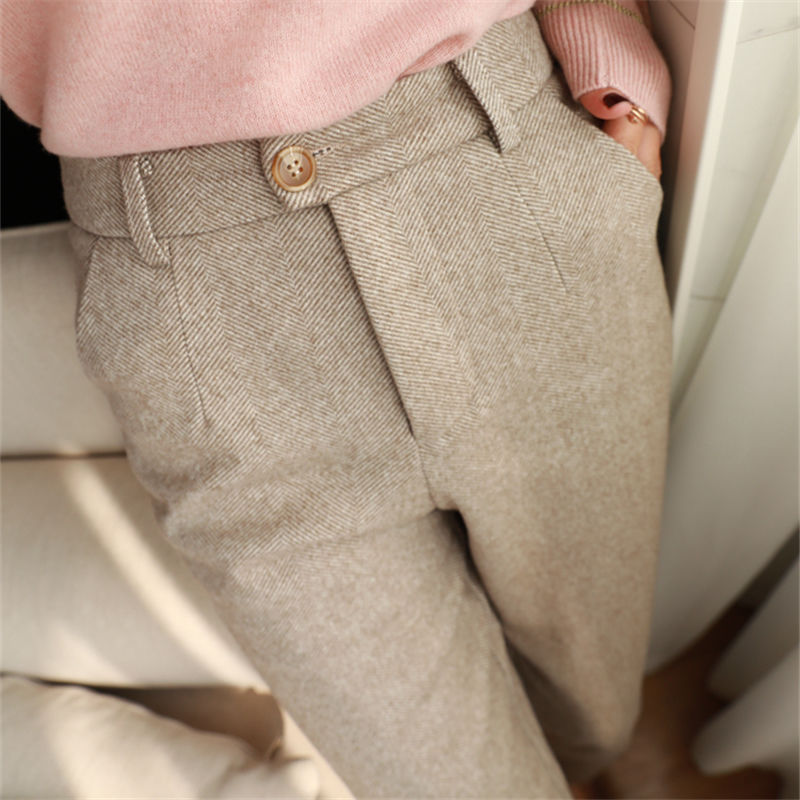 Elegantly Styled Pants for Everyday Wear