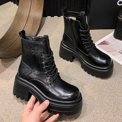 Well Tailored Boots with a Graceful Silhouette