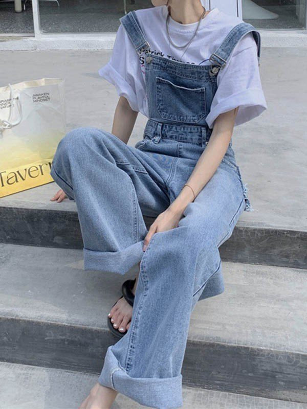 Sophisticated Garment with a Clean Classic Look