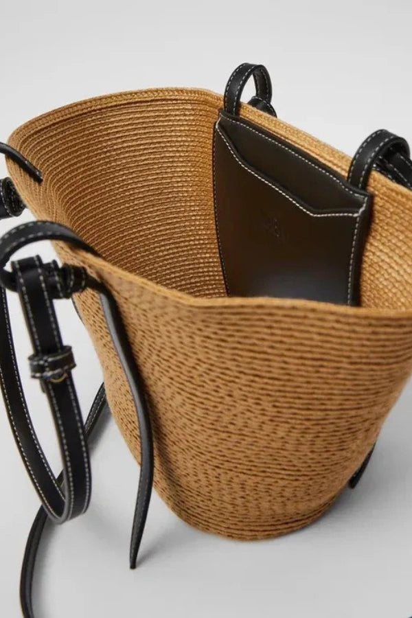 Well Tailored Bag with a Graceful Silhouette