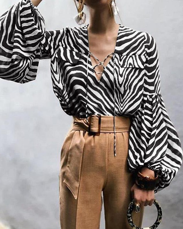 Effortlessly Elegant Top with a Timeless Design